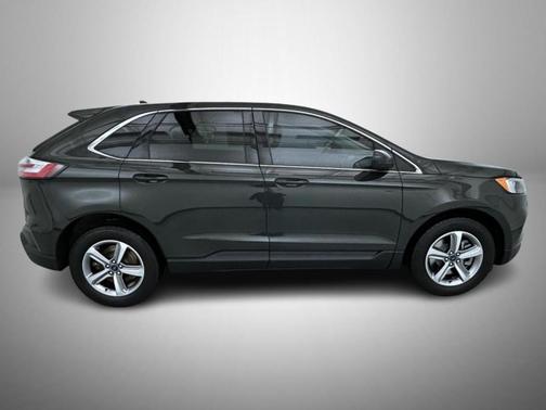 Forged Green Metallic 2022 Ford Edge SEL