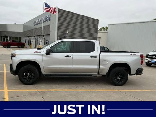 Silver Ice Metallic 2021 Chevrolet Silverado 1500 LT Trail Boss