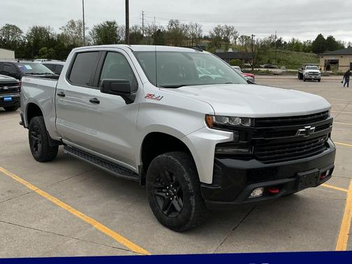 Silver Ice Metallic 2021 Chevrolet Silverado 1500 LT Trail Boss
