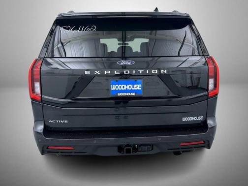 Dark Matter Gray Metallic 2026 Ford Expedition Active