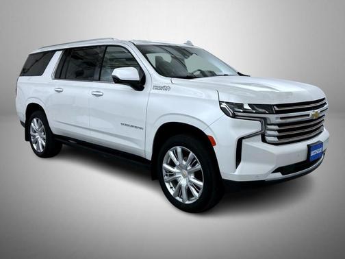 Iridescent Pearl Tricoat 2023 Chevrolet Suburban High Country