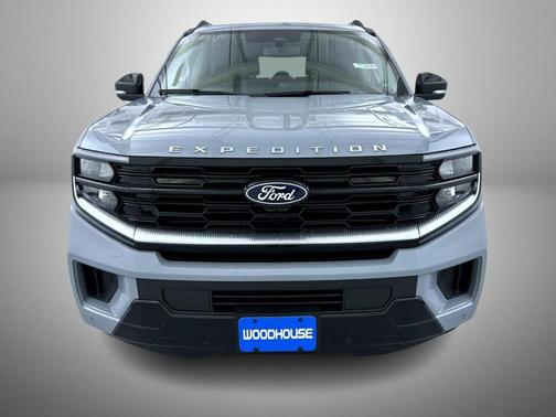 Glacier Gray Metallic 2027 Ford Expedition Platinum