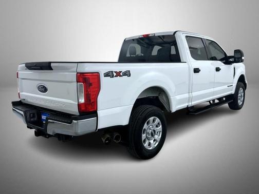 Oxford White 2019 Ford F-250 XLT