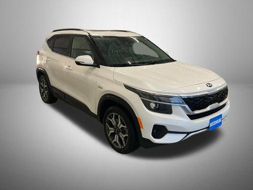 Snow White Pearl 2021 Kia Seltos EX