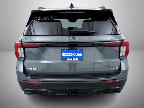 Carbonized Gray Metallic 2026 Ford Explorer ST-Line