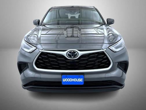 Magnetic Gray Metallic 2022 Toyota Highlander L