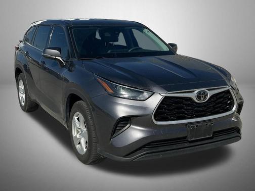 Magnetic Gray Metallic 2022 Toyota Highlander L
