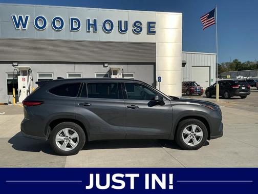 Magnetic Gray Metallic 2022 Toyota Highlander L