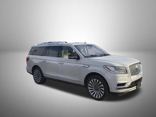Pearl Metallic 2019 Lincoln Navigator L Reserve