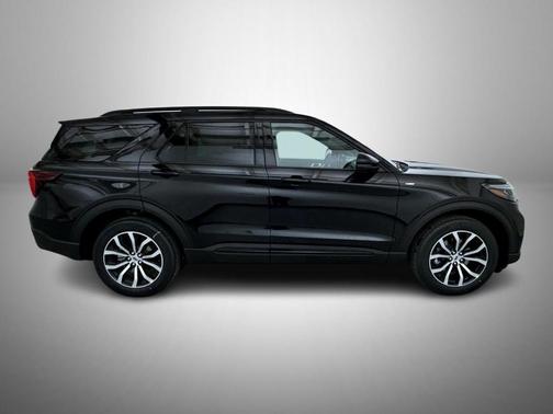 Agate Black Metallic 2026 Ford Explorer ST-Line