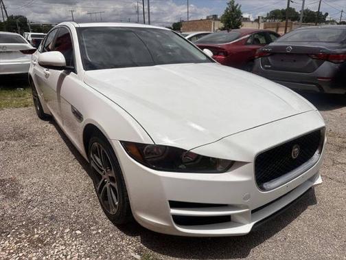 2017 Jaguar XE 35t Premium