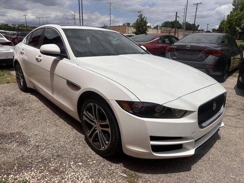 2017 Jaguar XE 35t Premium