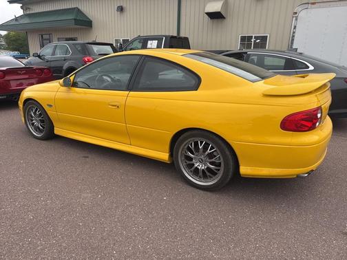 2004 Pontiac GTO Base