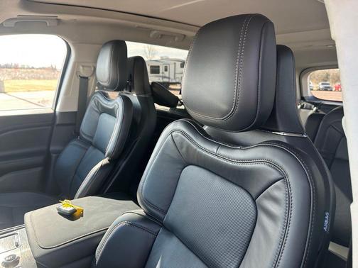 Red Carpet Metallic Tinted Clearcoat 2025 Lincoln Aviator Reserve AWD