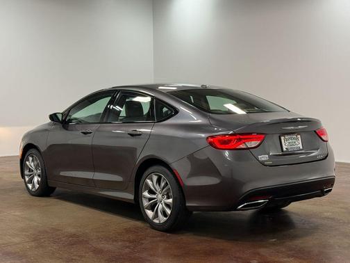 Granite Crystal Metallic Clearcoat 2015 Chrysler 200 S