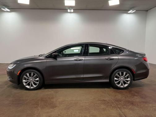 Granite Crystal Metallic Clearcoat 2015 Chrysler 200 S