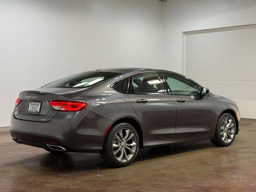 Granite Crystal Metallic Clearcoat 2015 Chrysler 200 S