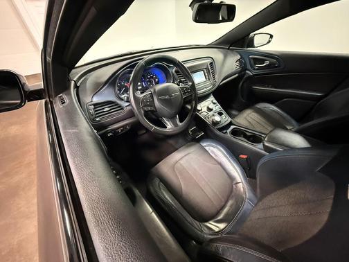 Granite Crystal Metallic Clearcoat 2015 Chrysler 200 S