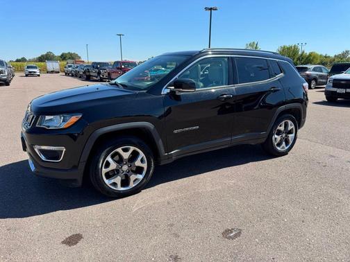 Diamond Black Crystal Pearlcoat 2017 Jeep New Compass Limited