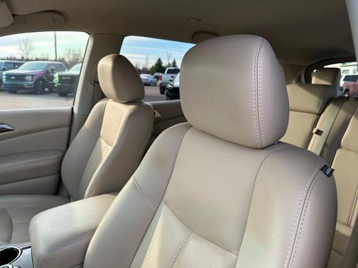 Java Metallic 2015 Nissan Pathfinder SL