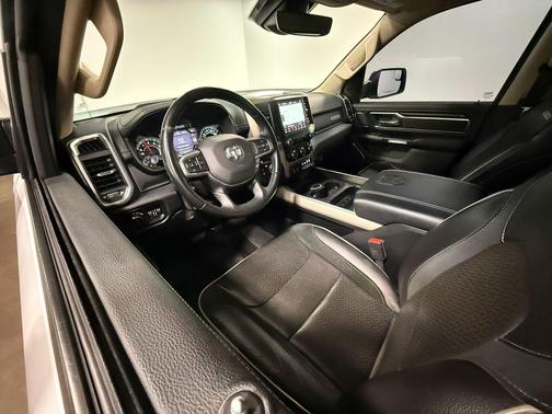 Bright White Clearcoat 2021 RAM 1500 Laramie