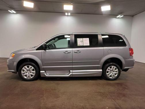 Billet Silver Metallic Clearcoat 2016 Dodge Grand Caravan AVP/SE