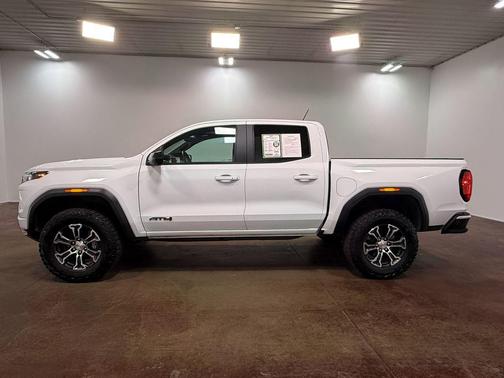2023 GMC Canyon AT4