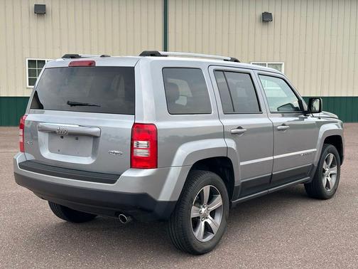 Billet Silver Metallic Clearcoat 2017 Jeep Patriot Latitude