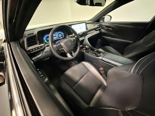 Black 2025 Toyota Crown Signia XLE