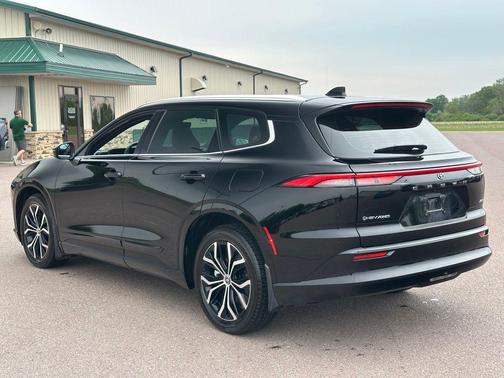 Black 2025 Toyota Crown Signia XLE
