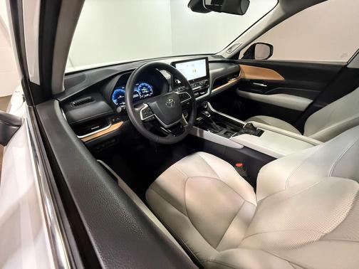 Wind Chill Pearl 2024 Toyota Grand Highlander Limited