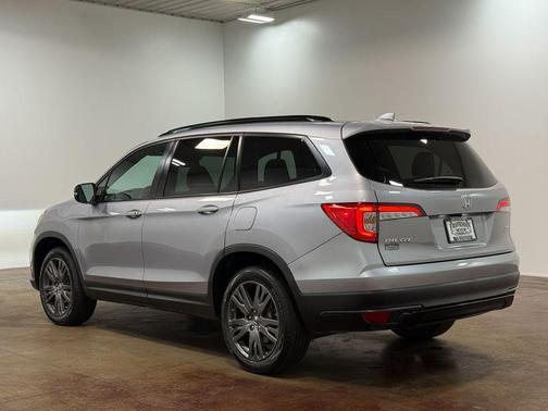 Silver Metallic 2022 Honda Pilot AWD Sport
