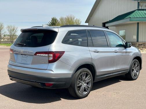 Silver Metallic 2022 Honda Pilot AWD Sport
