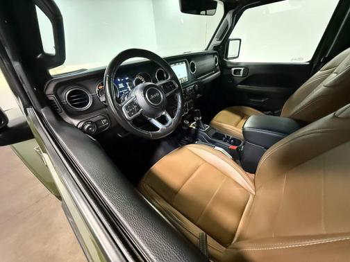 Sarge Green Clearcoat 2023 Jeep Wrangler 4-Door Sahara