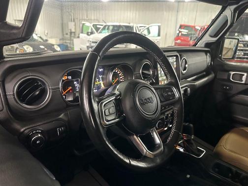 Sarge Green Clearcoat 2023 Jeep Wrangler 4-Door Sahara