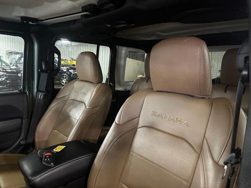 Sarge Green Clearcoat 2023 Jeep Wrangler 4-Door Sahara