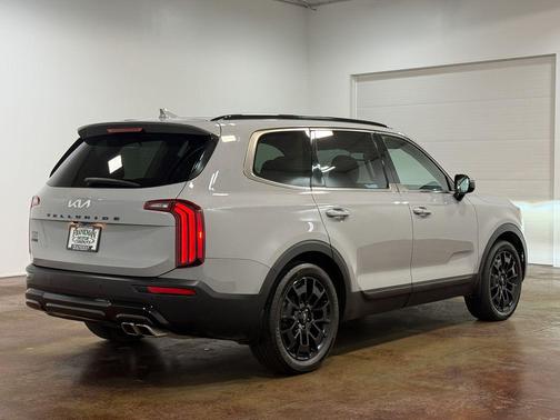Wolf Gray 2022 Kia Telluride SX