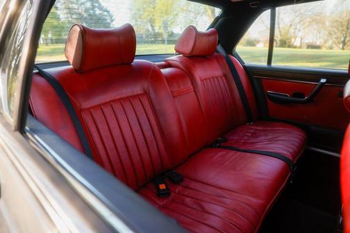 White 1979 BMW 733 i
