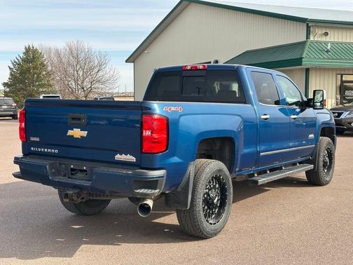 Deep Ocean Blue Metallic 2015 Chevrolet Silverado 2500 High Country