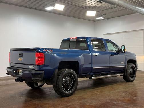 Deep Ocean Blue Metallic 2015 Chevrolet Silverado 2500 High Country