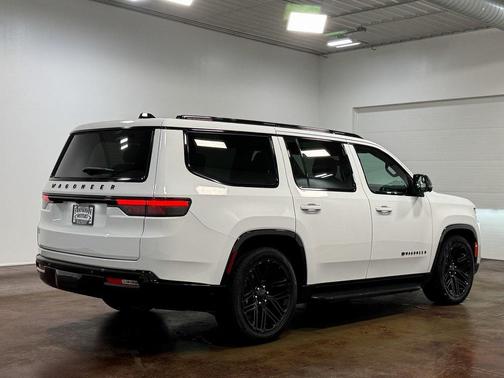 2024 Jeep Wagoneer Series II Carbide