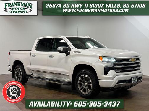 Iridescent Pearl Tricoat 2023 Chevrolet Silverado 1500 High Country