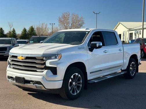 Iridescent Pearl Tricoat 2023 Chevrolet Silverado 1500 High Country