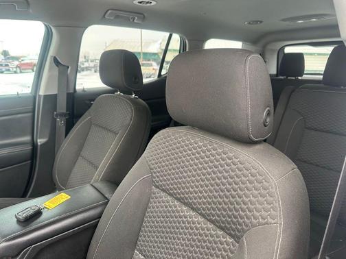 Dark Sky Metallic 2019 GMC Acadia SLE-2