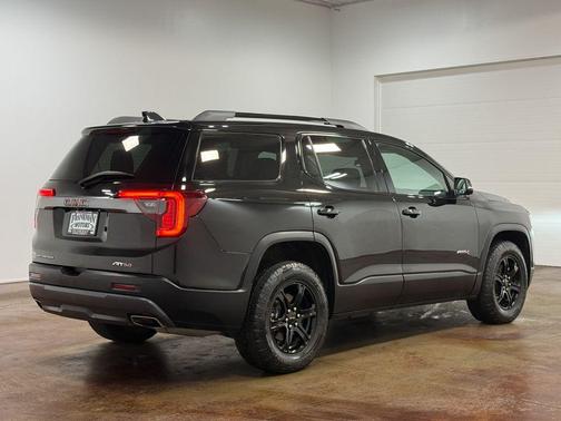 2023 GMC Acadia AWD AT4