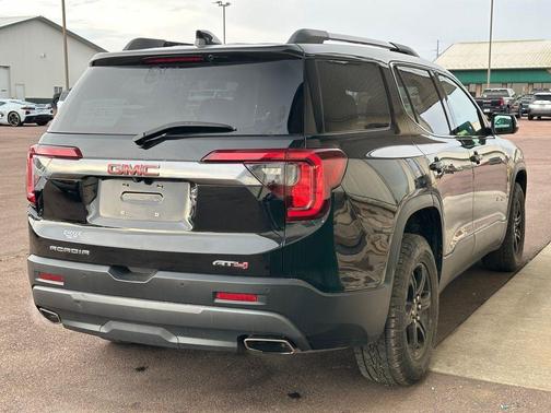 2023 GMC Acadia AWD AT4