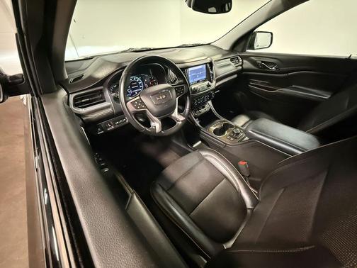 2023 GMC Acadia AWD AT4