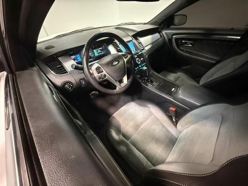 2019 Ford Taurus SHO