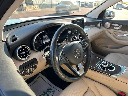 Polar White 2019 Mercedes-Benz GLC 300 4MATIC