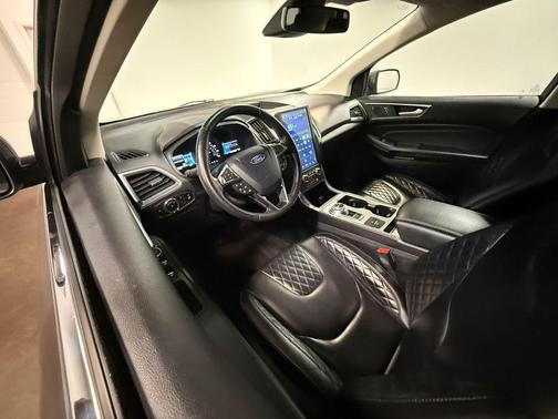 Gray Metallic 2024 Ford Edge Titanium